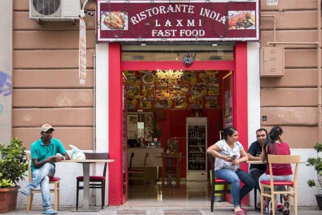 Ristoranti indiani, fast food olandesi, coiffeur cinesi: il "mondo" in un angolo di Bari